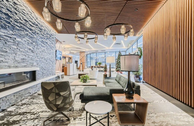 Larimer Luxury /Top Notch Amenities /Walk to All