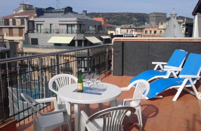 Larramendi Terrace Apartment