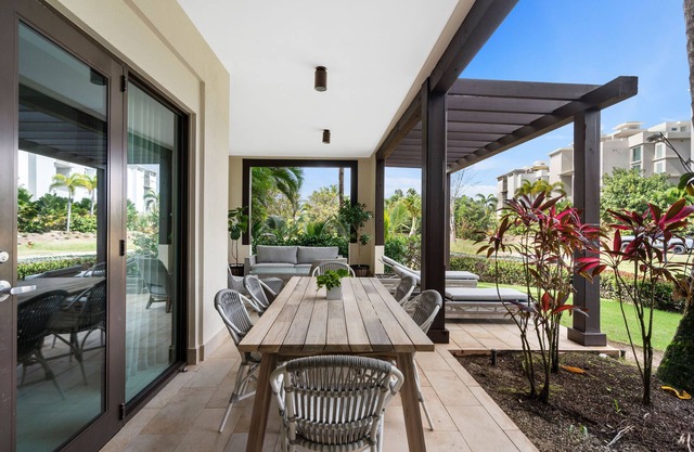 Las Brisas | Oceanfront Luxury 3 Bedrooms Villa
