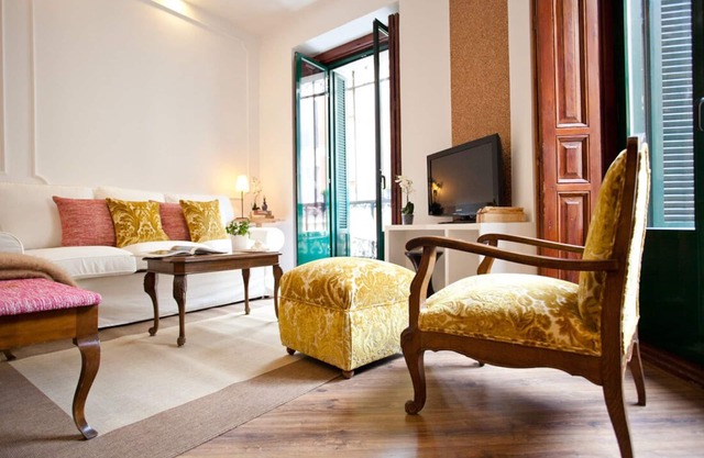 Last min rate Bright Central Goya Elegant Sol Suite