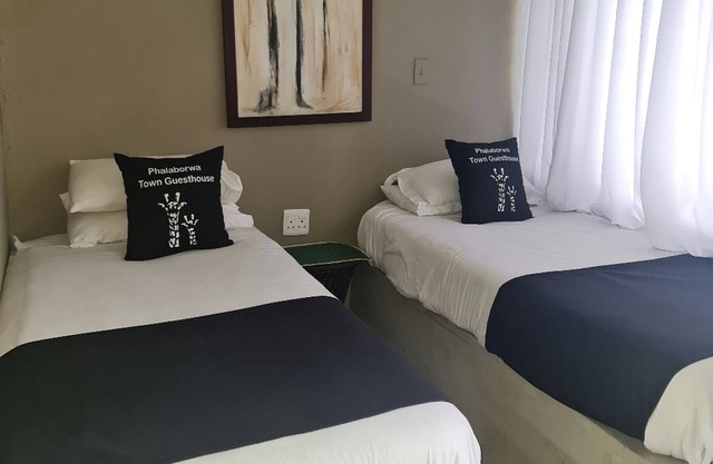 Last Overnight Stop Before Entering Kruger National Park- Sleeps 5 persons