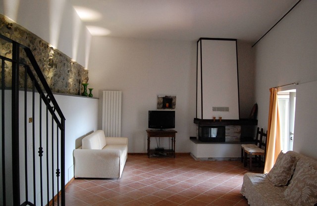 Lastminute 50%off! House, garden and relaxation areas in Ligurian village countryside and sea.