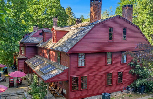 Lathrop Manor, home of the Lathrop family, Lydia Sigourney, and Benedict Arnold