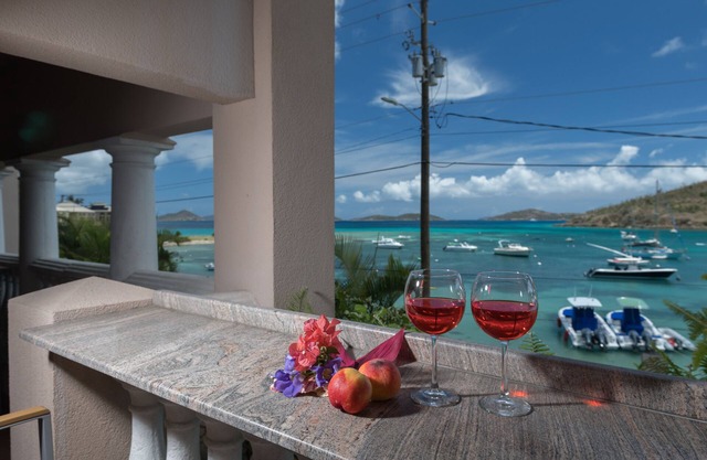 Latitude Adjustment-Spacious Modern 1 Bedrm/1 Ba Condo at Grande Bay