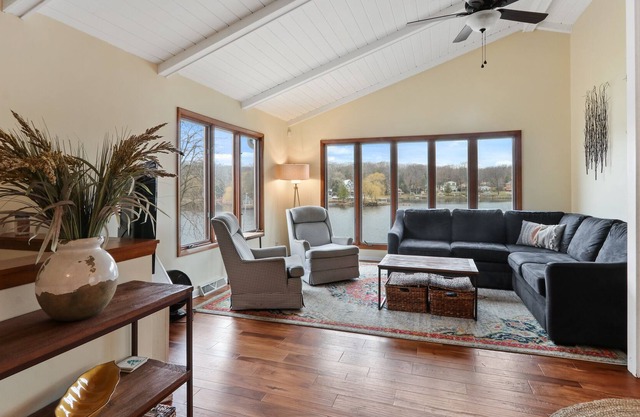 Lauderdale Lake Living
