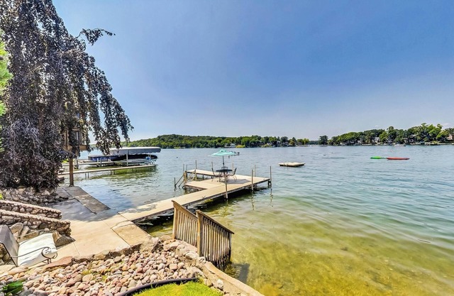 Lauderdale Lakefront Home, Sleeps 10