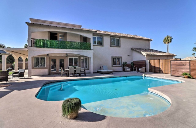 Lavish Family Escape w/Game Room in Avondale!