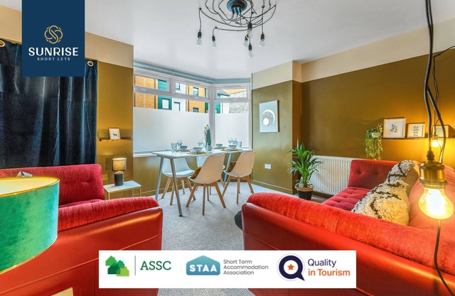LAW 2.0 - 3 Rooms, 5 Single Beds, 1 Bathroom