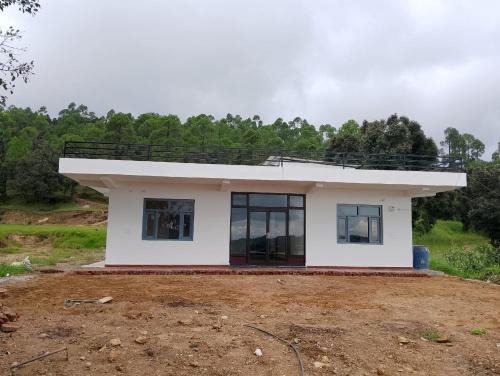 Laxman Vila Hilltop Retreat
