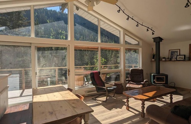 Lazy Bay - Large Lake Cabin