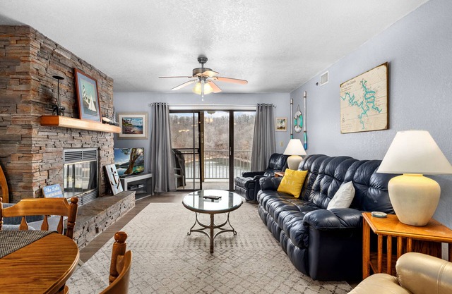 Lazy D-08 Fantastic 2 bedroom 2 bath waterfront condo at Lazy Days complex!