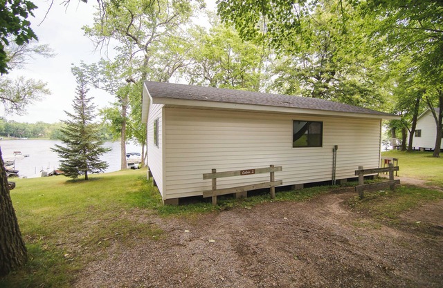 Lazy Days, a 3BR lakefront cabin on the Horseshoe Chain of Lakes in Richmond, MN