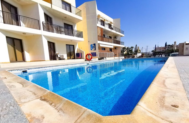 Lazy Days Pool Apartments -Stylish apt with large terrace, sea view