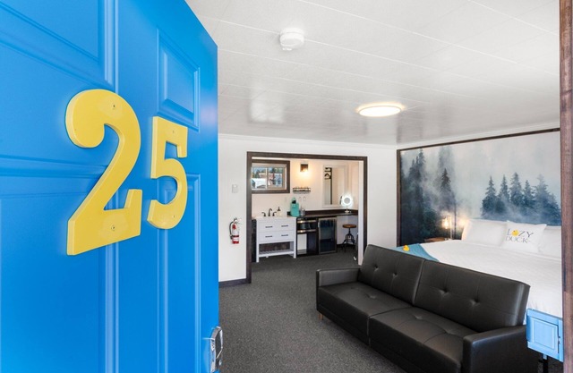 Lazy Duck Inn Room #25 Family Suite