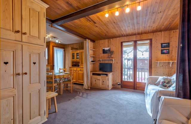 Le Bois Joly - Studio Apartment, Sleeps 4
