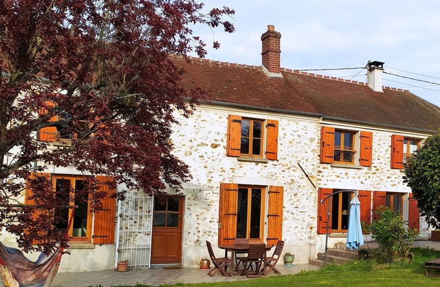 Le Charme D'une Authentique Maison de Campagne Avec Piscine