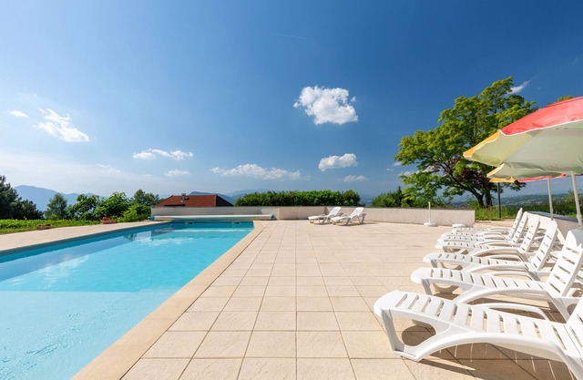 "Le Colombier" in the gîte "Le Pré Charville" with view on the mountains, outdoor pool heated