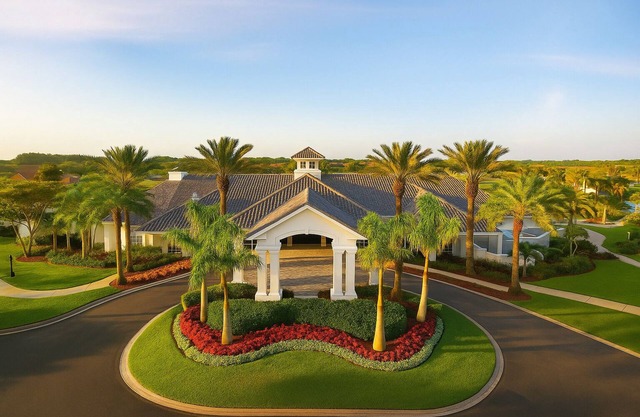 Le Colonial: 2 Bedroom, 2 Bathroom Condo in Sunny Southwest Florida