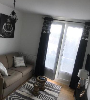 Le Convivial Ethnique-Pont Rousseau studio T1bis
