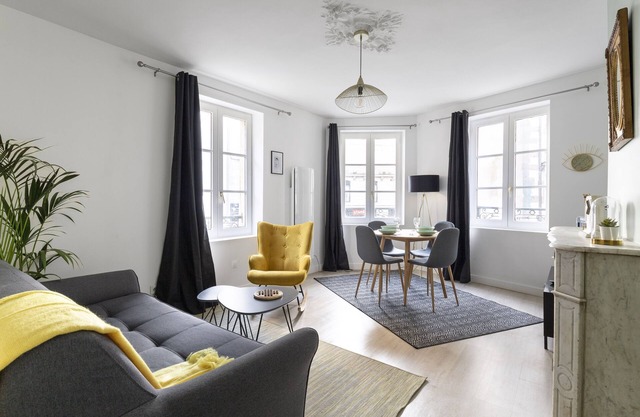 Le Crazy - One Bedroom Apartment, Sleeps 4