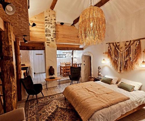 LE GRAND LOGIS, chambre Santorin avec spa privatif