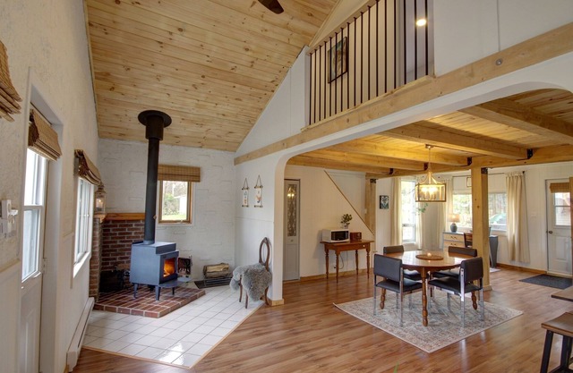Le Joli - Chalet au Lac-brome Avec Accès à L'eau