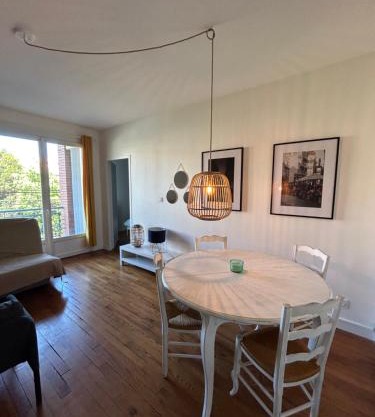Le Louis Vitet terrasse proche place Dupuy