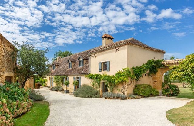 Le Mas: 5-star luxury with private heated pool & breathtaking views