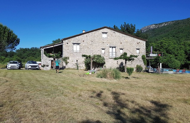LE MAS ROUX, surrounded by nature, heated swimming pool, 5 bedrooms