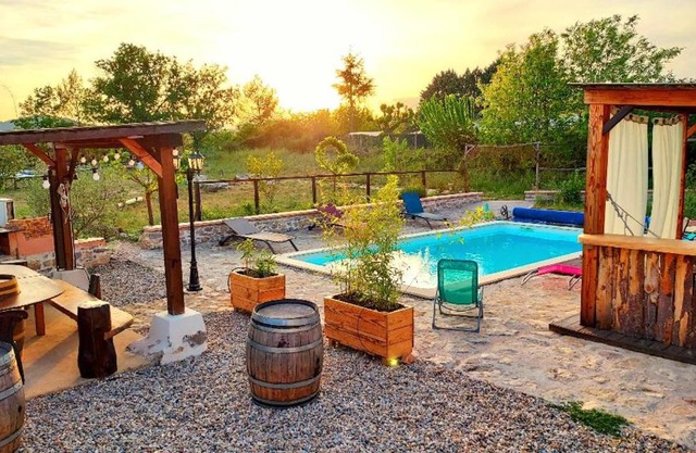 Le P'tit Gîte Gardéchois, piscine Ardèche - 12pers