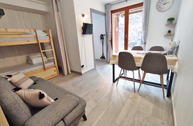 Le reflet des montagnes, studio, centre Luchon, 4 personnes