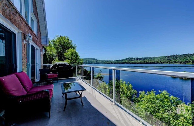 Le Repère, navigable river, spa, and ski