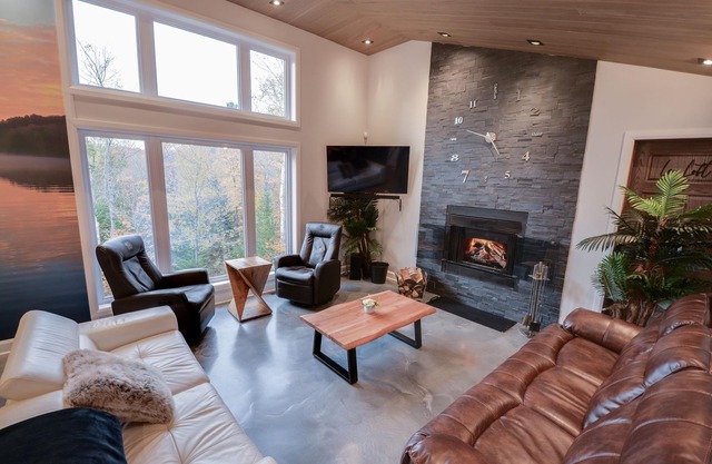 Le SUMMUM St-Sauveur Luxe + PISCINE INTÉRIEUR/luxury cottage indoor pool-spa