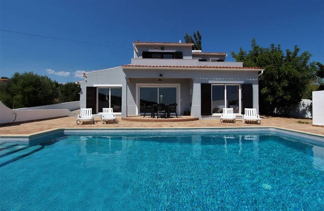 Leaf Mountain: Private 3 Bed Villa with Salt Pool