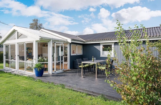 "Leani" - 200m from the sea by Interhome
