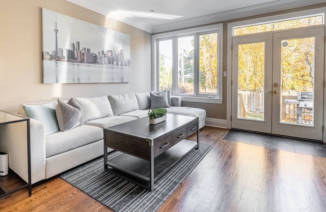 Leaside Retreat - spacious family home with hotel style amenities