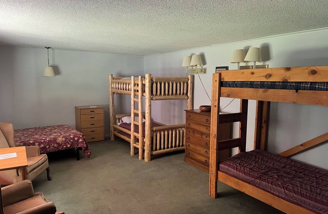 Ledgerock at Whiteface -Family Bunk Beds Room