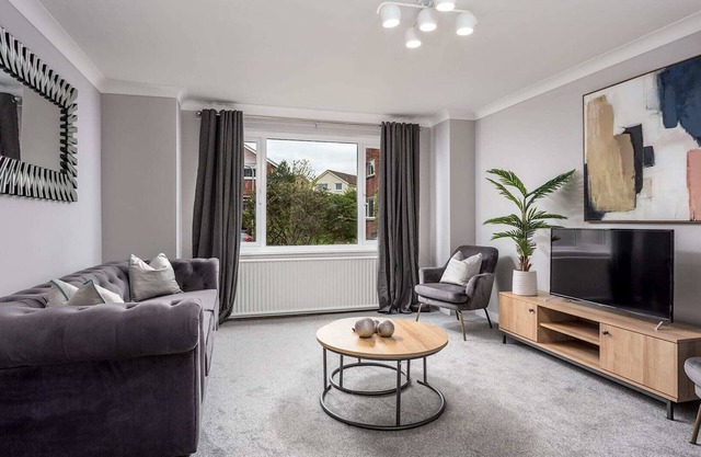 Leeward House - Donnini Apartments