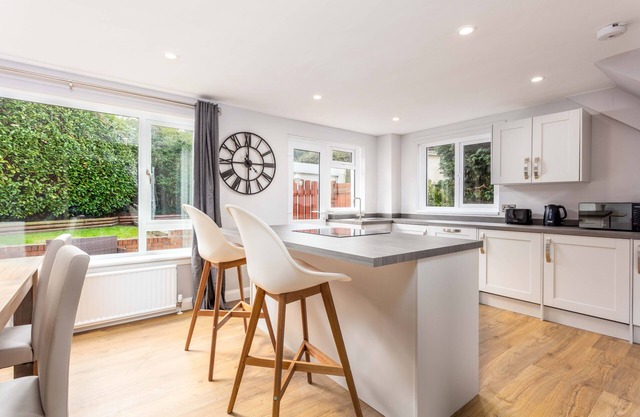 Leeward House - Donnini Apartments
