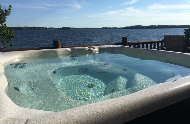 Leisure Lodge ~ Amazing Hot Tub View ~ Something For Everyone!