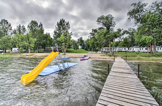 Leisurely Lake Retreat: Boat Rentals & Fishing!