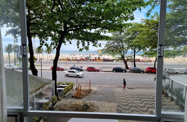 Leme de frente para o mar na Quadra Gourmet da Atlântica