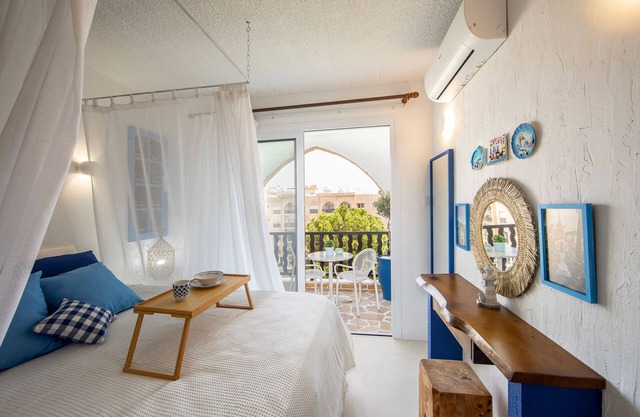 Lemnos Suite, 1bdr - 2 min From the Beach