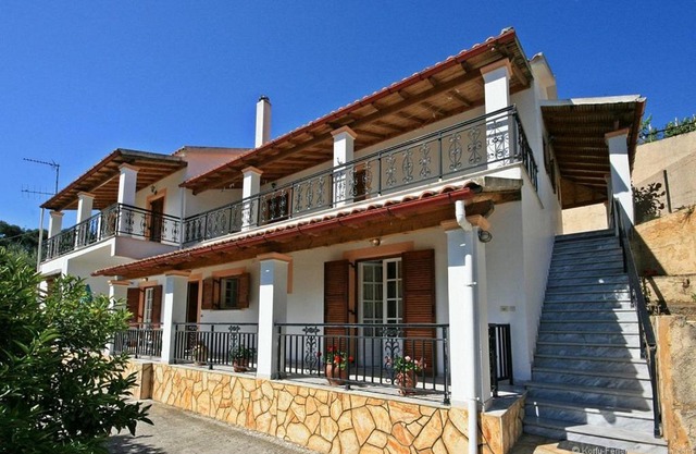 Lemonia Apartment