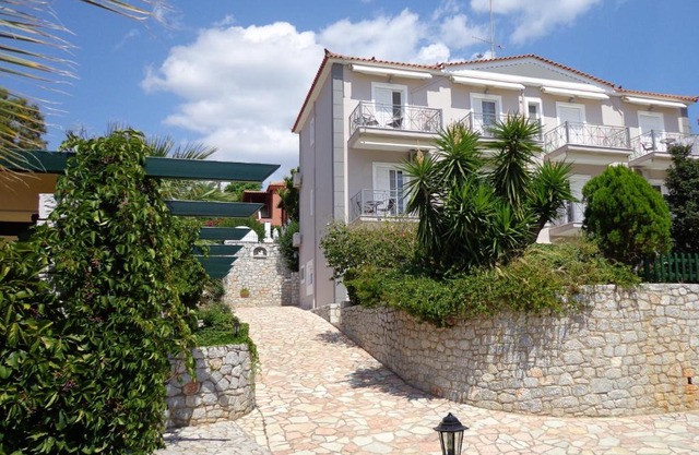 Leonidas 's apartment with sea view