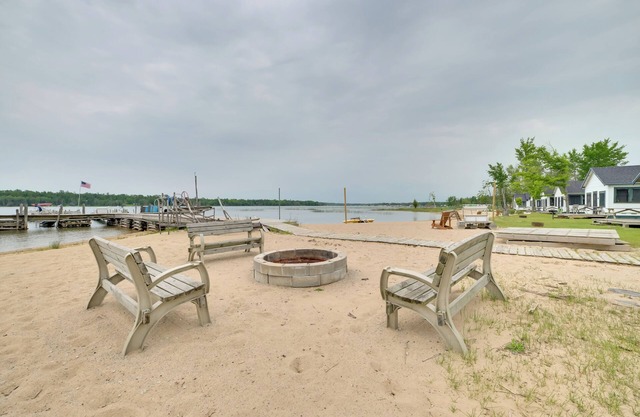 Les Cheneazu Island Hideaway 5 w/Community Perks!