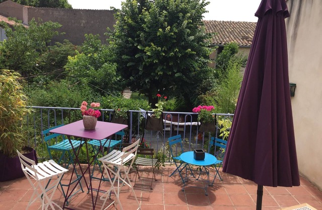 "les secrets de Maria" at the foot of the Cité with terrace