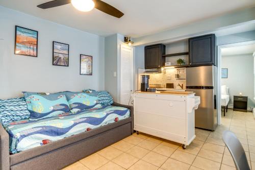 Less Than 1 Mi to Boardwalk and Beach Access Ocean City Apt!