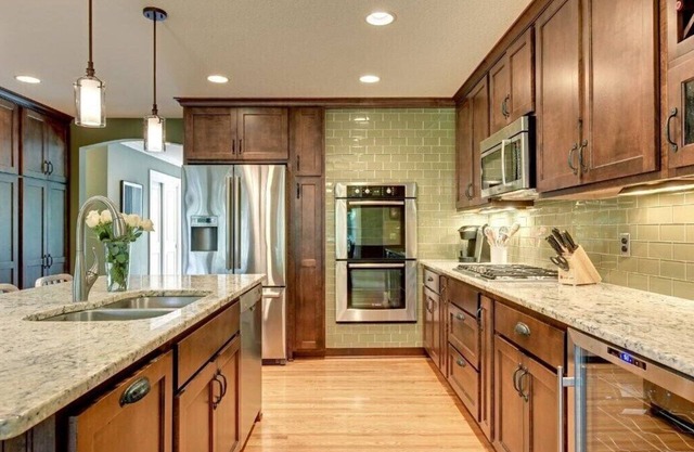 Let Them Eat Cake! n4 bedroom, family and pet friendly house in Edina!