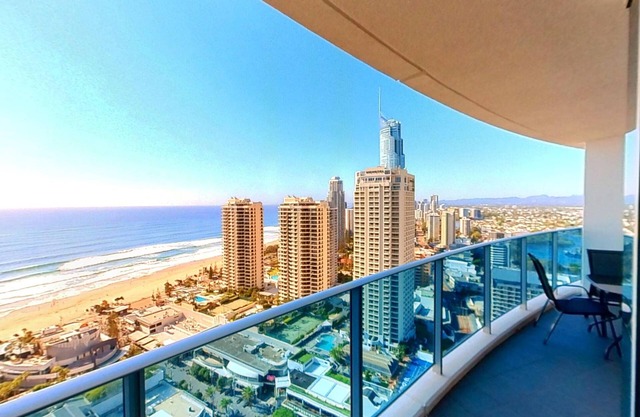Level 27 Oceanview Apt | In Hilton-Signed Building + Carpark
